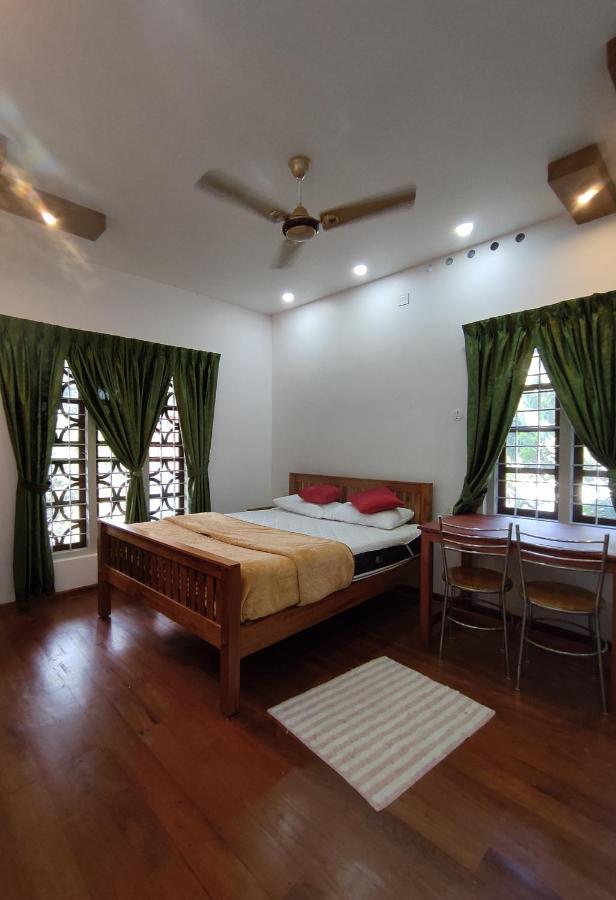 Moon Homestay Santhanpara Luaran gambar